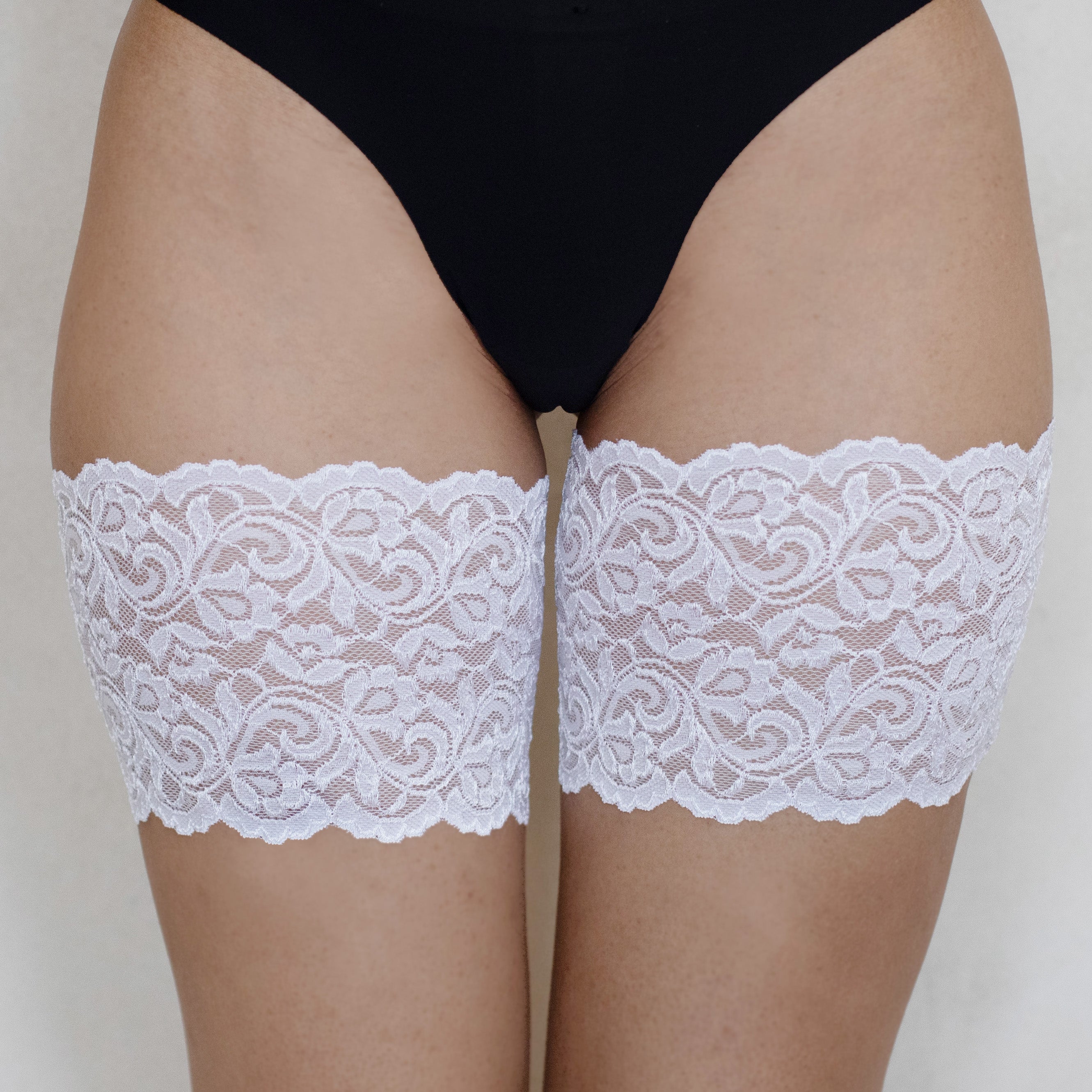 Anti chafting thigh bands white front